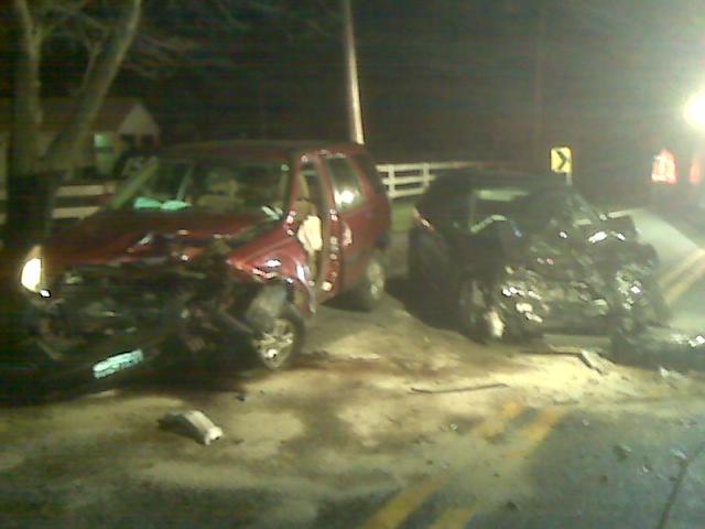 Crash 2 trapped on Boyersmill Rd.