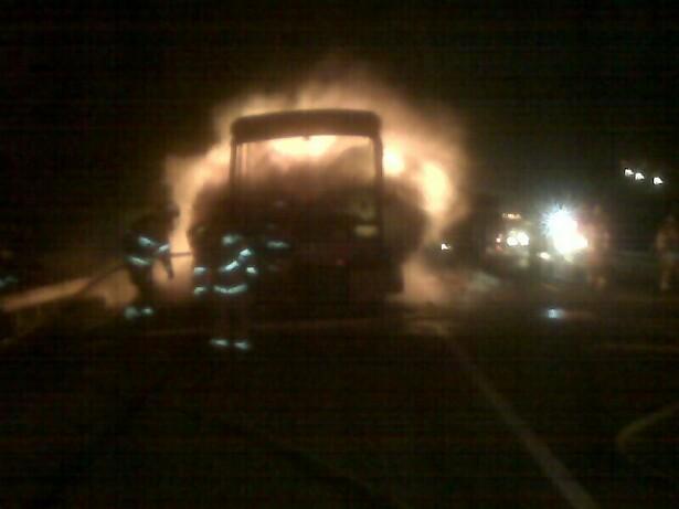 Tour bus well off on I-70
